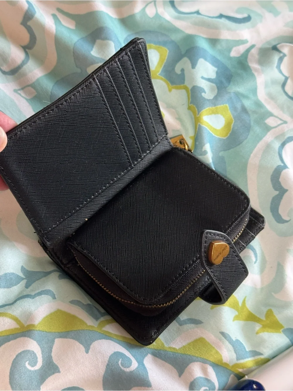 Betsy Johnson skull print wallet. - Picture 6 of 8